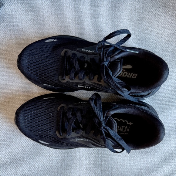 Brooks Adrenaline GTS23  Womens Black Size 6 - No box - See Comments-  FREE SHIP - Picture 5 of 15